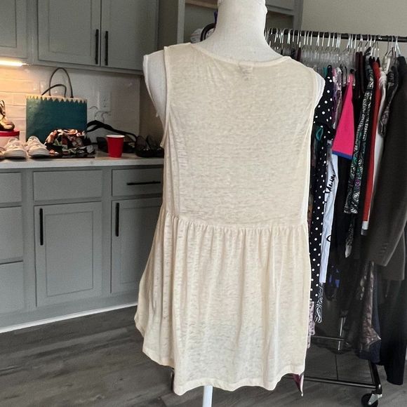 True Craft Tiered Ecru Top with Cross Cross at Neckline Size Large - Picture 4 of 6